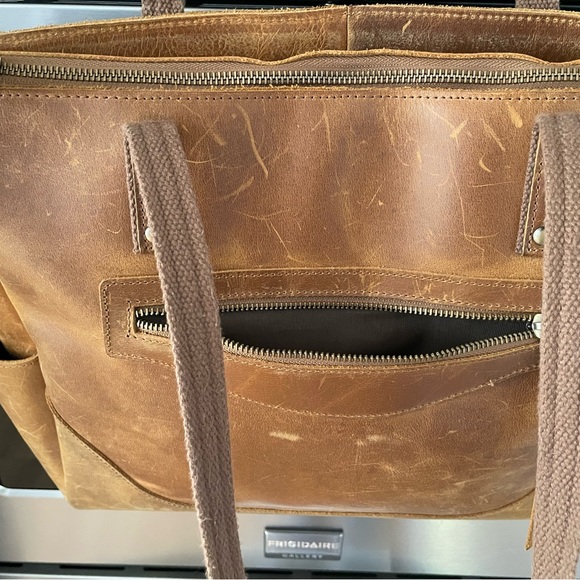 Leather Tote Distressed - Picture 2 of 9